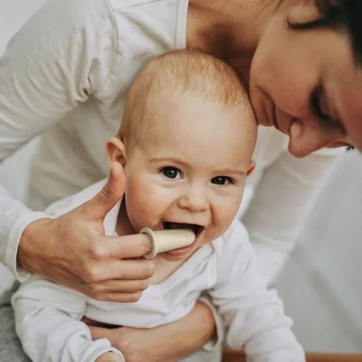 Moonkie - Furçë dhëmbësh për gisht (Baby Finger Toothbrush)